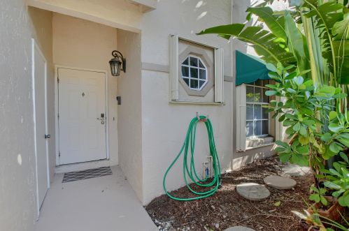 6559 Via Regina, Boca Raton, FL 33433-3912