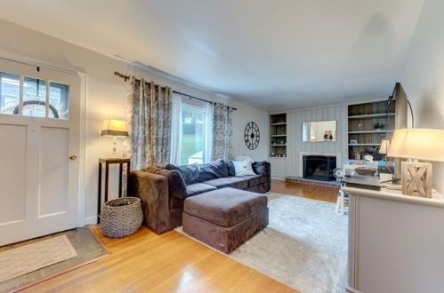 323 Howard Dr, Pittsburgh, PA 15241-1331