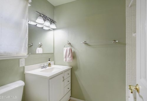 1585 Acadia St, Simi Valley CA exterior