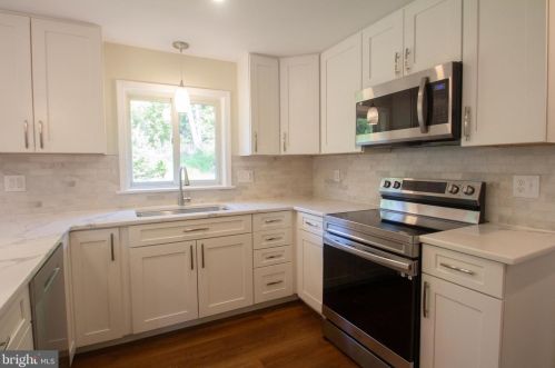 748 Centennial Ct, Pottstown, PA 19464-2422