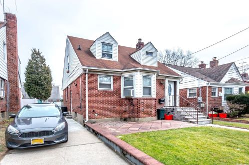 11581 Pkwy Dr, Floral Park NY  11003-3934 exterior