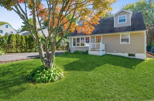 30 Tomahawk Dr, White Plains, NY 10603-2832