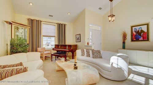 172 Huntington Dr, Jackson Twp, NJ 08527-4789