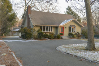 133 Brooksite Dr, Smithtown, NY 11787-4457
