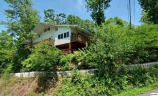 704 Ely Rd, Gatlinburg, TN 37738-5027