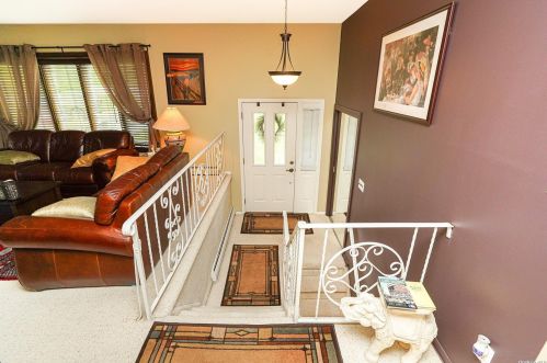 21 Manchester Dr, Bethpage NY  11714-3203 exterior