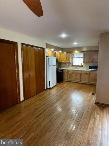 3008 16th St, Philadelphia, PA 19132-2308
