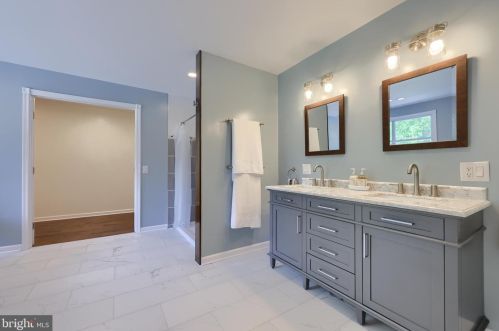 3450 Fishing Crk Vly Rd, Harrisburg PA 17112-9627 exterior