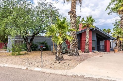 10646 Indian Wells Dr, Scottsdale, AZ 85268-5746