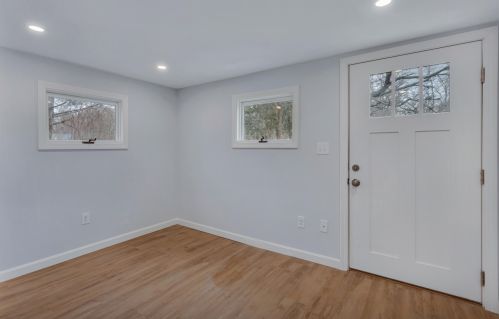 97 Main St, Mashpee MA 02649-2045 exterior