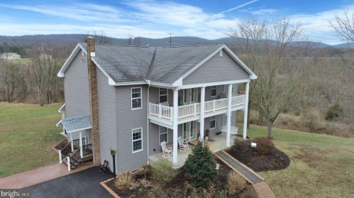 113 Old State Rd, Shermansdale, PA 17090-8427