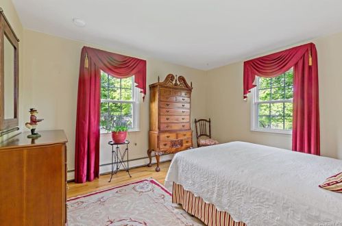 51 Meadow Rd, Briarcliff NY  10510-1134 exterior