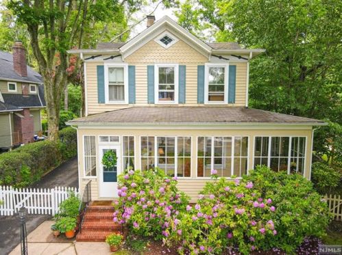 11 Elm St, Harrington Park, NJ 07640-1901
