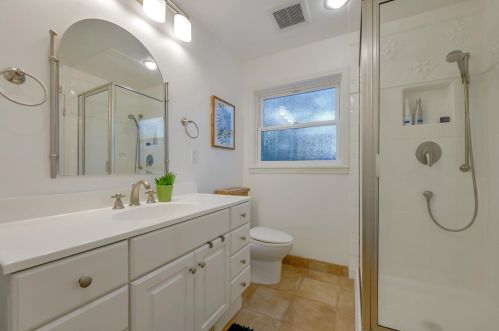 1640 Kentfield Ave, Redwood City CA  94061-2706 exterior