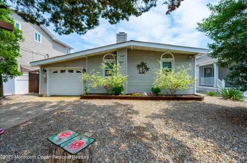 63 Pampano Dr, Bricktown, NJ 08723-7643