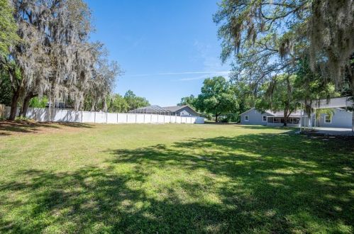 8544 Pinecone Dr, Lakeland FL  33809-1674 exterior