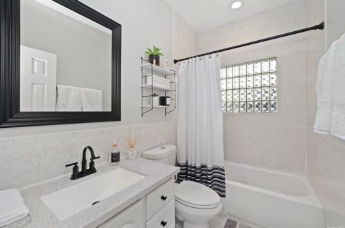 412 Greenbelt Pkwy, Holtsville NY  11742-2231 exterior