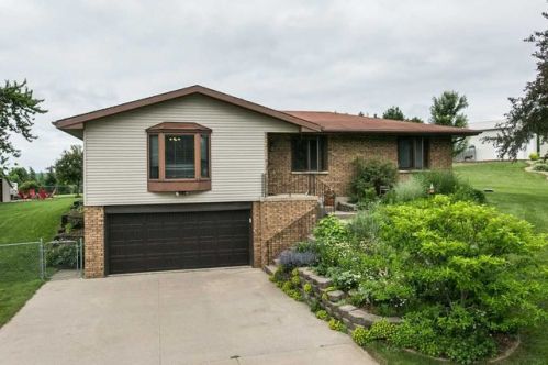 6136 Chucks Ct, Centralia, IA 52068-9729