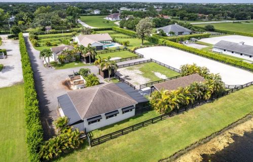 2904 Appaloosa Trl, West Palm Beach FL  33414-7639 exterior