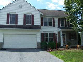 30 Farmingdale Ln, Marietta, PA 17547-9111