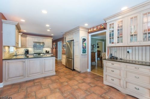 4 Roberts Rd, Dover NJ  07869-3475 exterior