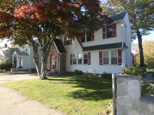 546 Savoy St, Bridgeport, CT 06606-4125