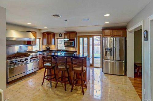 9951 Russell St, Jamaica NY  11414-3949 exterior