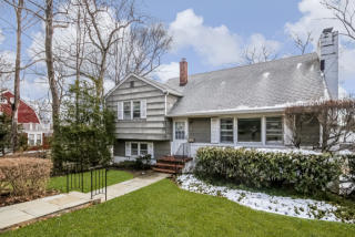 20 Bretton Rd, Scarsdale, NY 10583-2731