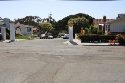 2811 Ivy St, San Diego, CA 92104-5527