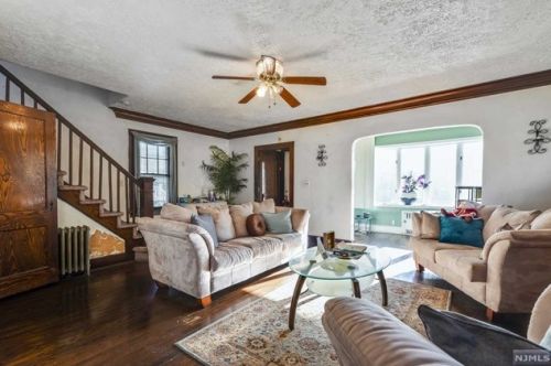 25 Westcott St, East Orange NJ  07017-3209 exterior