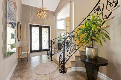 2544 Flintridge Dr, Glendale, CA 91206-1033