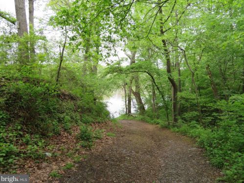 26 Raging River Rd, Falling Waters WV  25419-4247 exterior