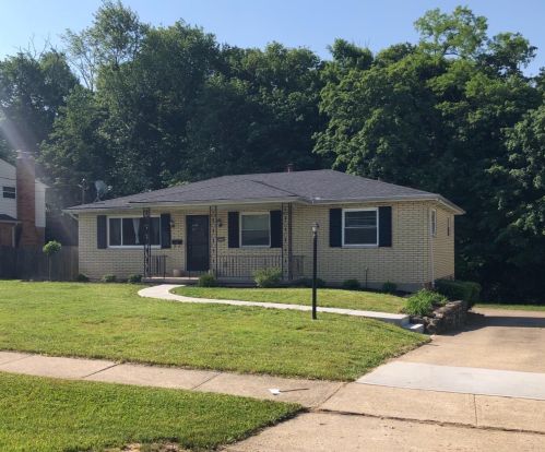 8382 Ashhollow Dr, Cincinnati, OH 45247-3702