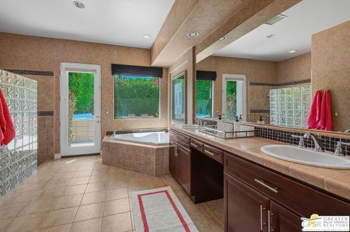 1441 Amelia Way, Palm Springs CA  92262-3446 exterior