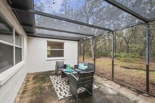 18519 Oshawa Dr, Port Richey FL 34667-5107 exterior