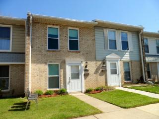 2135 Ferguson Pl, Herndon, VA 20170-4313