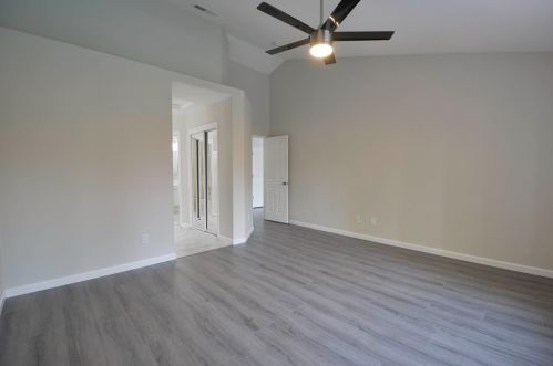 490 Santa Barbara St, Los Banos CA  93635-6324 exterior