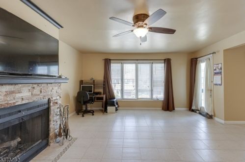 61 Woodland Dr, West Paterson NJ  07424-3707 exterior