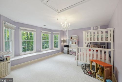 610 Poplar Dr, Falls Church VA  22046-2838 exterior