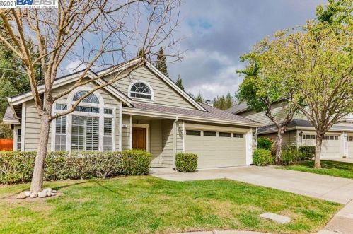 167 Briar Pl, Danville, CA 94526-1700