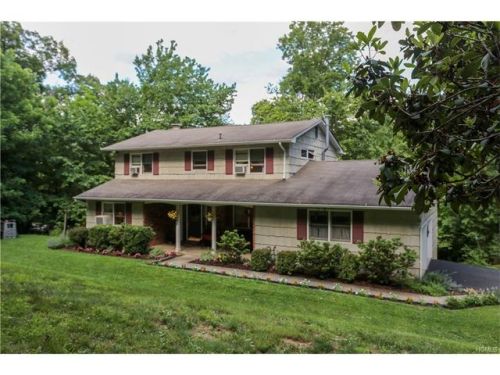 165 Terrace Ave, Congers, NY 10920-2803