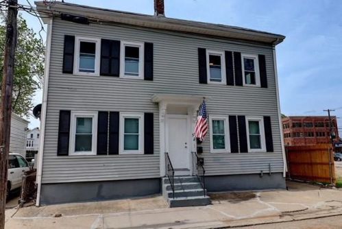 59 Ralph St, Providence, RI 02909-4520