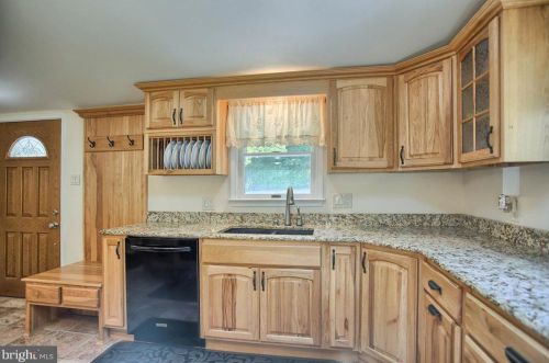 1535 Potts Hill Rd, Etters, PA 17319-9645