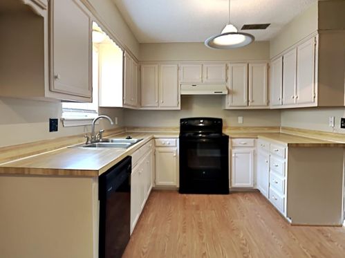 2209 Vanderbilt Ct, Denton TX  76201-0715 exterior