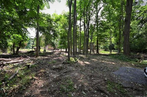 460 Ridge Rd, Hartsdale NY  10530-2222 exterior