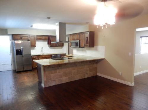 8755 Plaza Ave, Scottsdale AZ  85250-6710 exterior