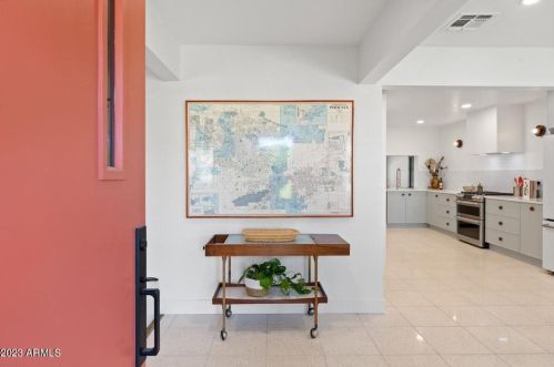 6811 11th Pl, Phoenix AZ  85014-1027 exterior