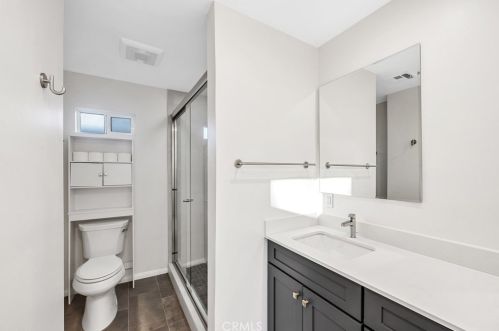 6450 Aldea Ave, Van Nuys CA  91406-5401 exterior