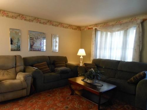 308 Paul Dr, New Kensington, PA 15068-2957
