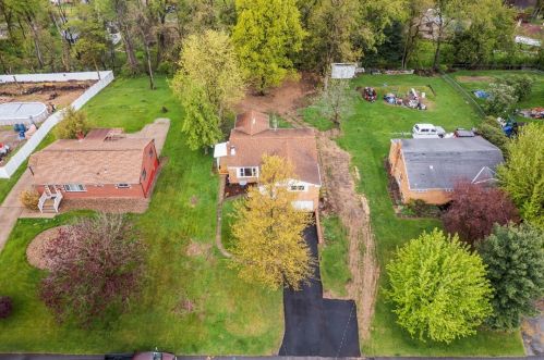 132 Firwood Dr, Bridgeville PA  15017-1204 exterior